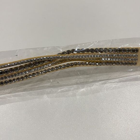 FOUR STRAND yellow khaki rhinestone bracelet! - Picture 4 of 6